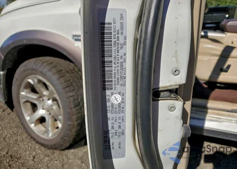 2018 Ram 1500 Laramie z USA, uszkodzony, nr VIN 1C6RR7VM7JS228236